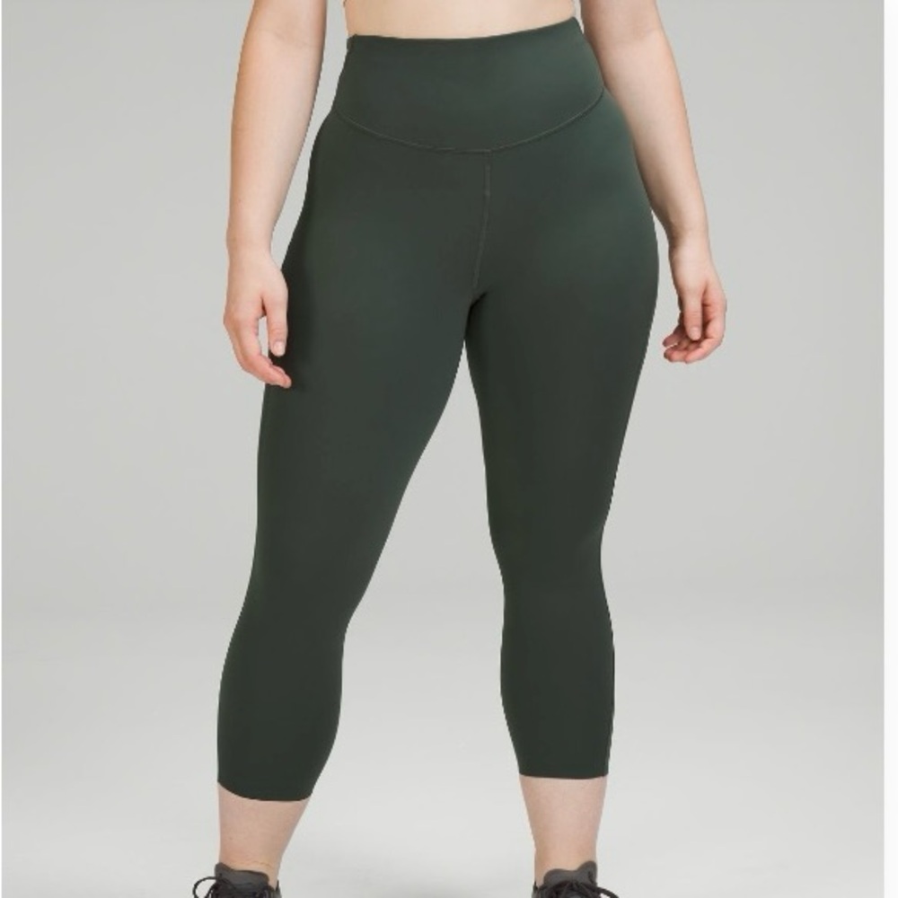 Lululemon Athletica Base Pace Cropped 23” leggings with drawstring